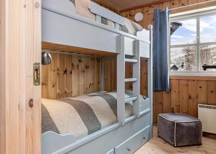 3 Bedroom Gorgeous In Сasa de vacaciones Nesbyen