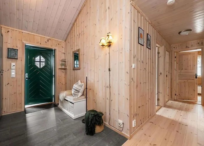 3 Bedroom Gorgeous In Дом отдыха Несбиен